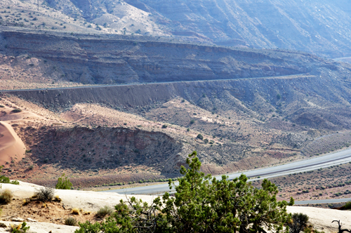 photo showing the Moab fault line 